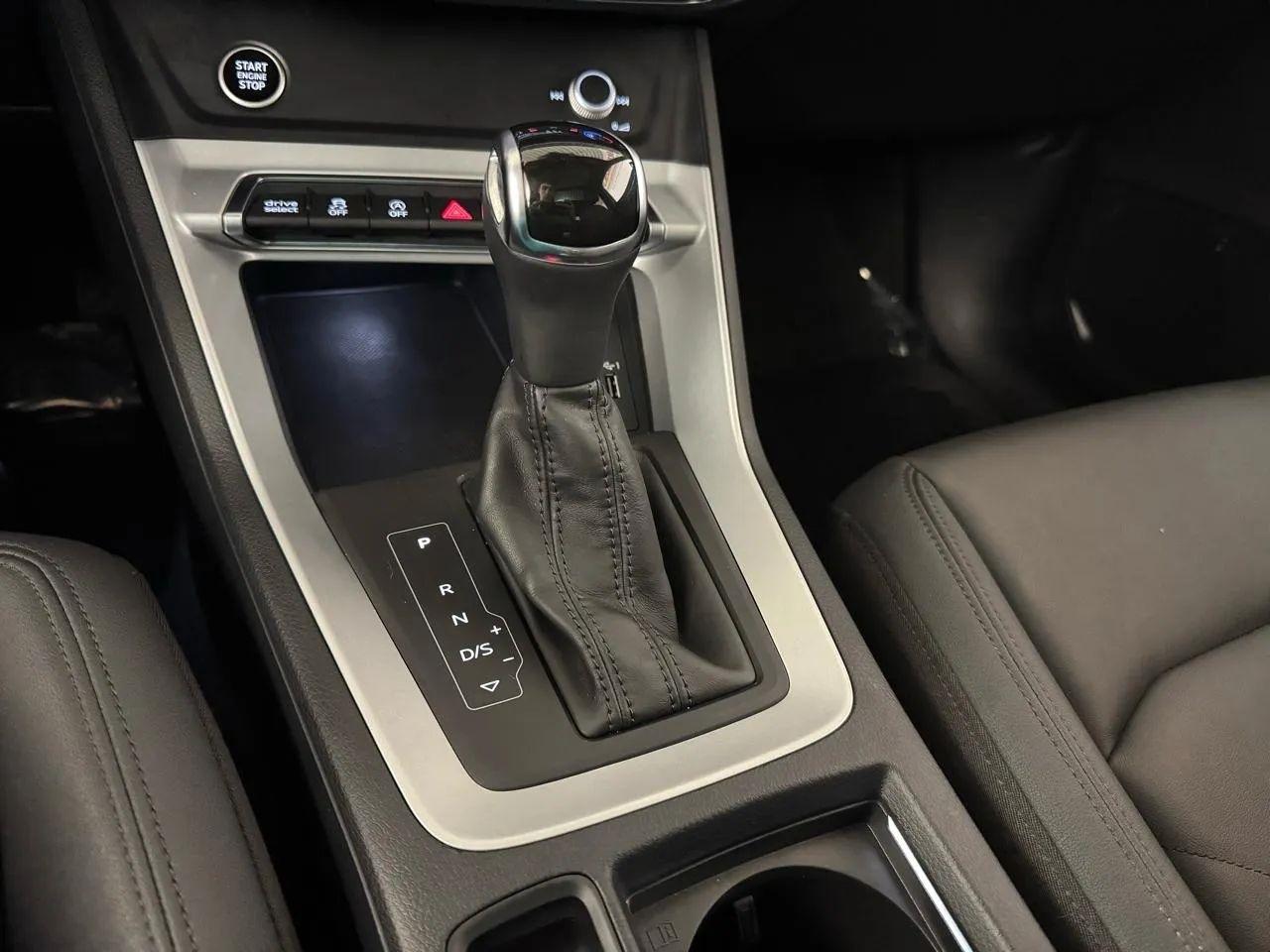 Audi Q3  2021