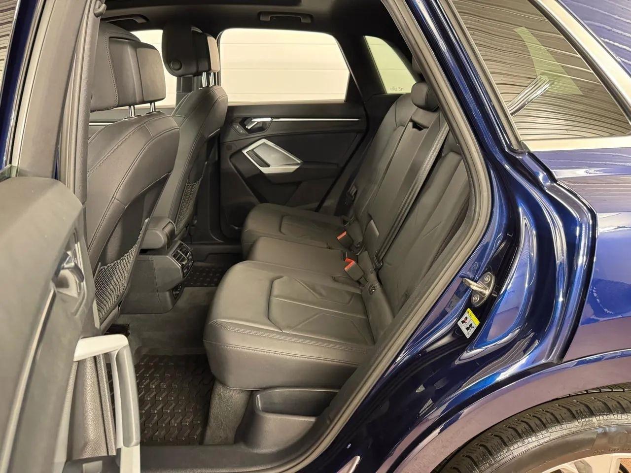 Audi Q3  2021