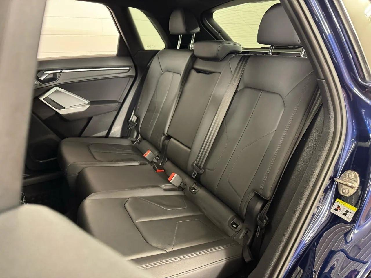 Audi Q3  2021