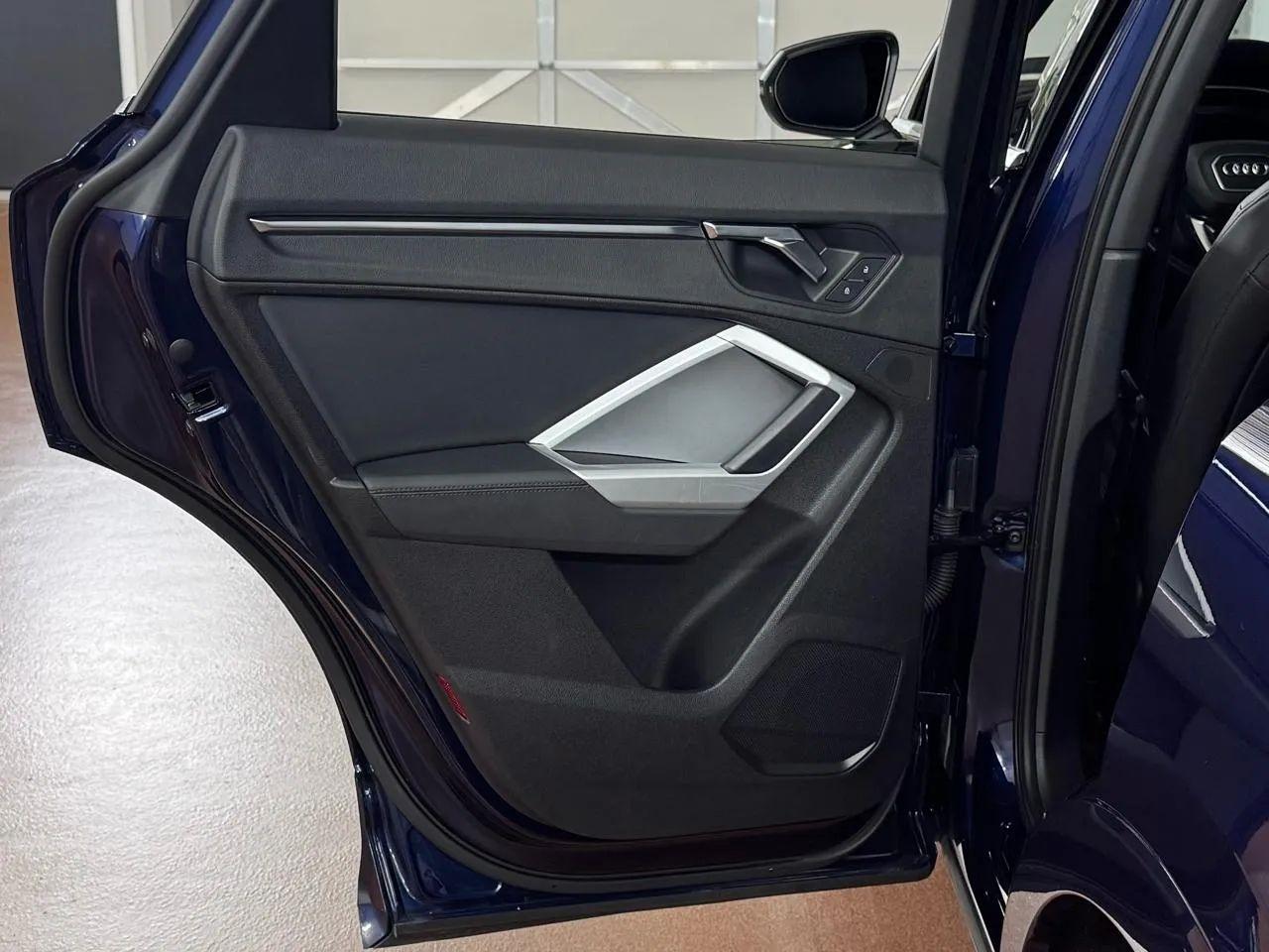 Audi Q3  2021