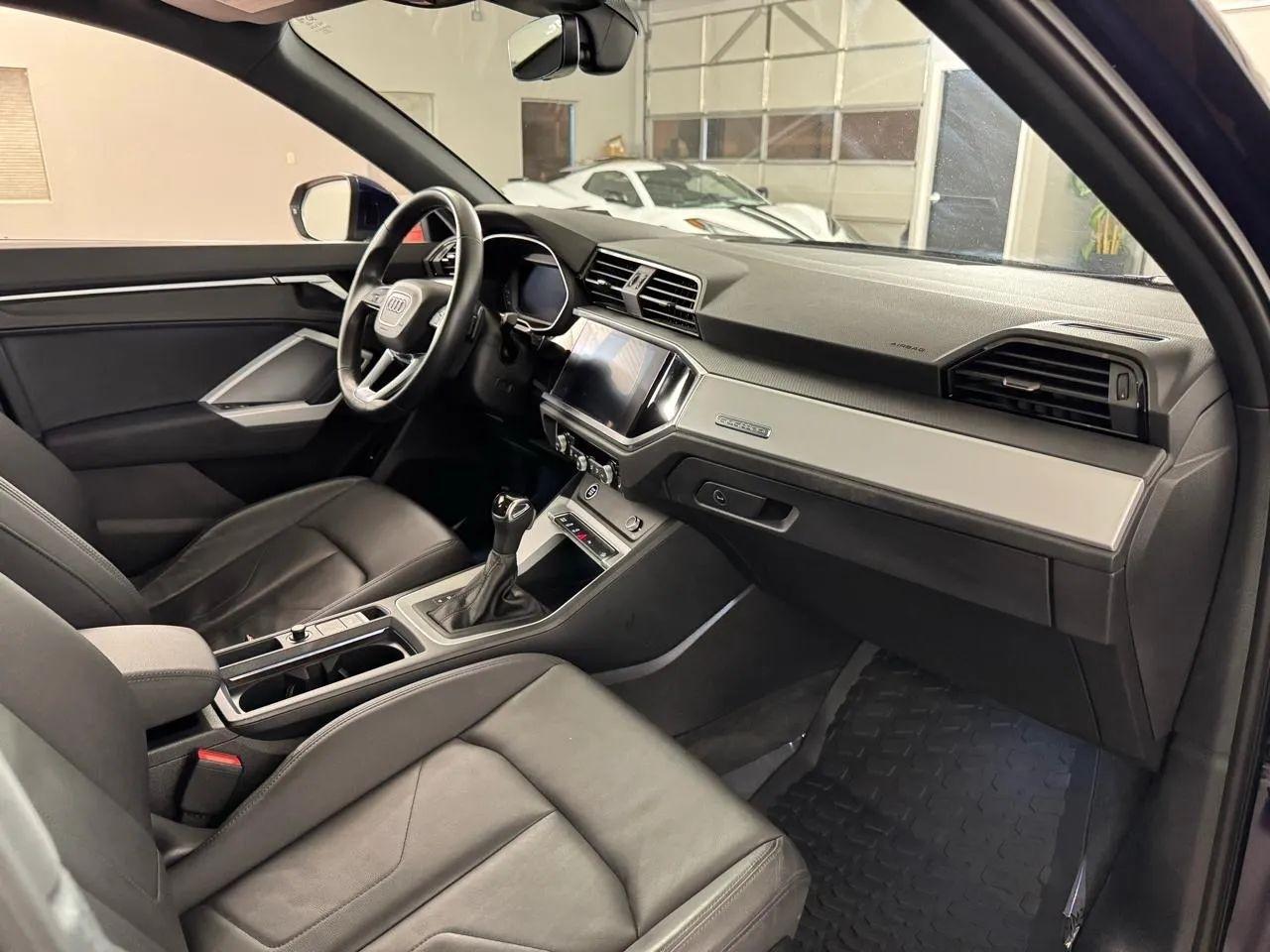 Audi Q3  2021