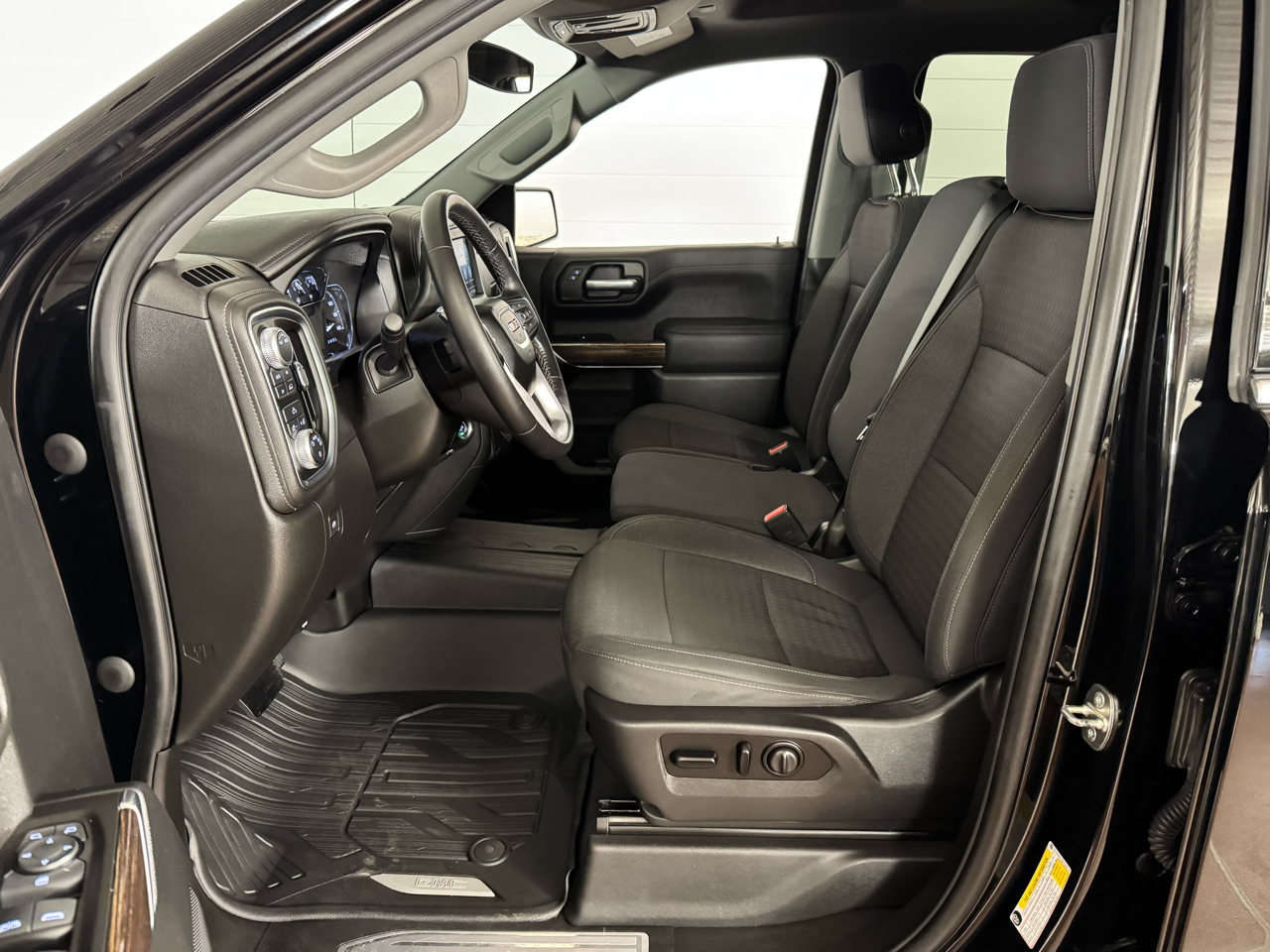 GMC Sierra 1500 SLE Double Cab 4WD 2021 GMC Sierra 1500 SLE Double Cab 4WD 2021