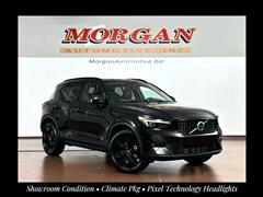 2025 Volvo XC40  2025 Volvo XC40