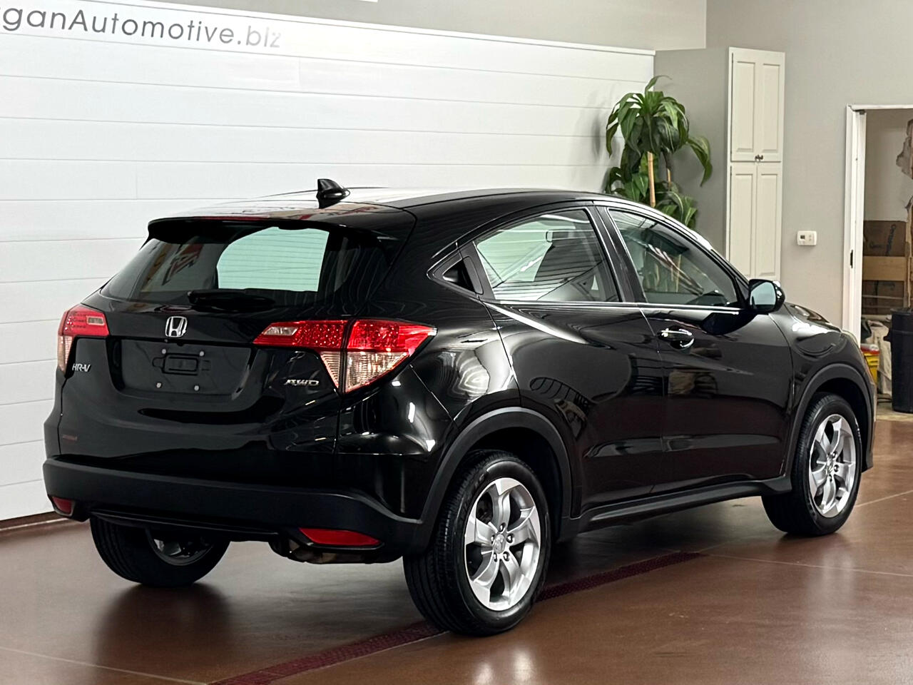 2018 Honda HR-V LX photo 2