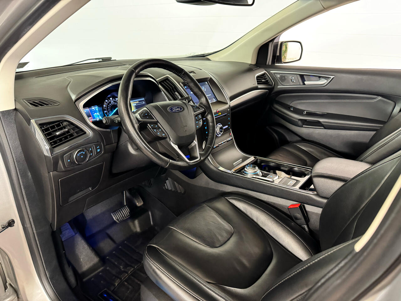 2019 Ford Edge Titanium photo 9
