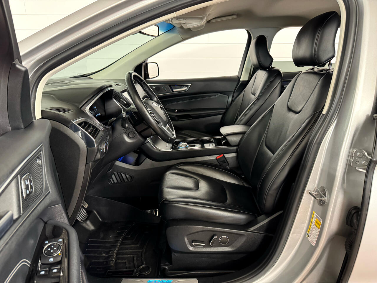 2019 Ford Edge Titanium photo 10