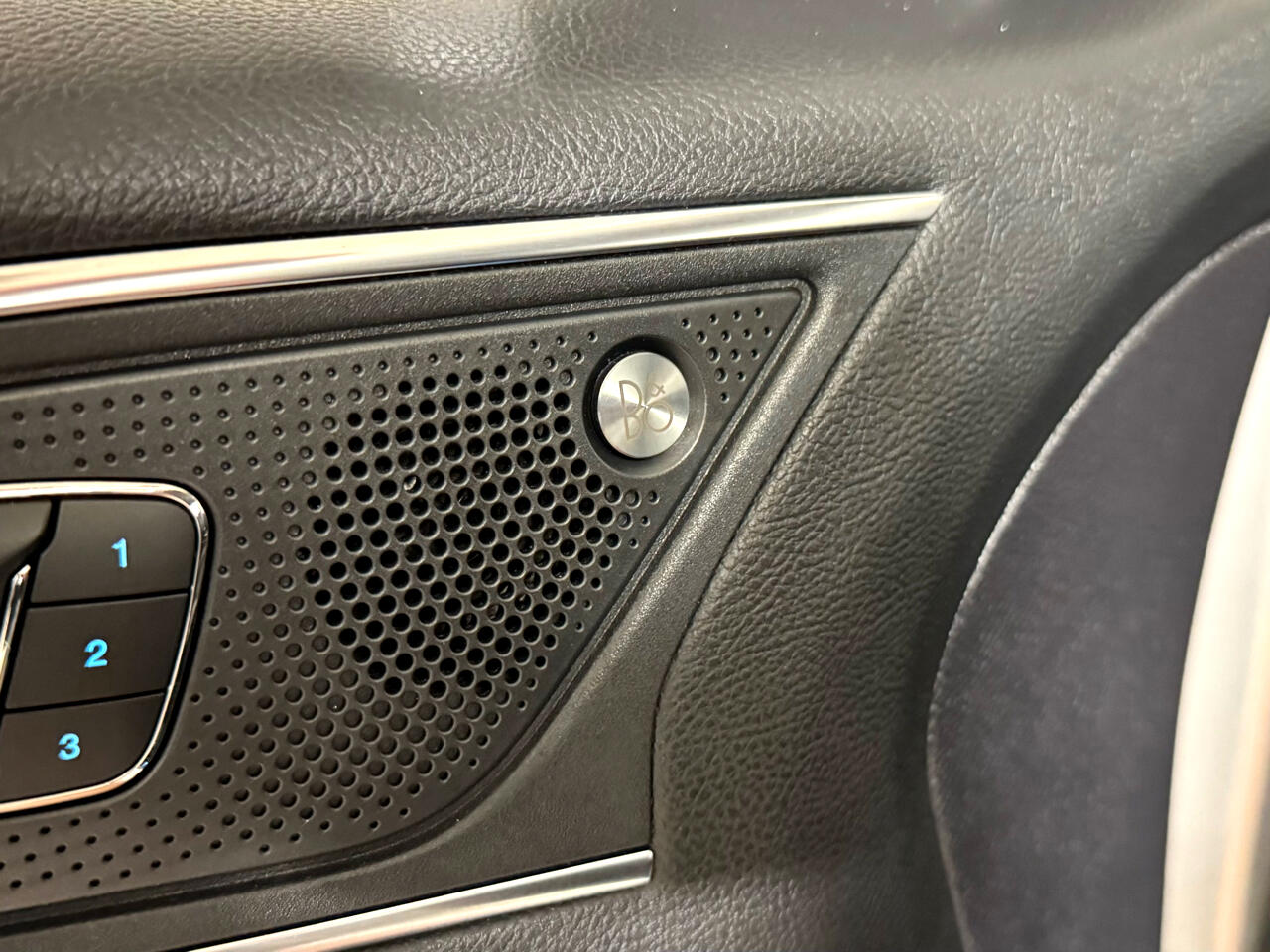2019 Ford Edge Titanium photo 13