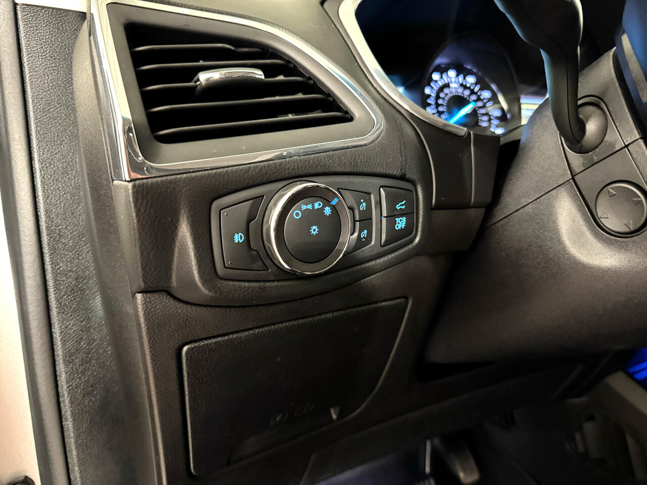 2019 Ford Edge Titanium photo 14
