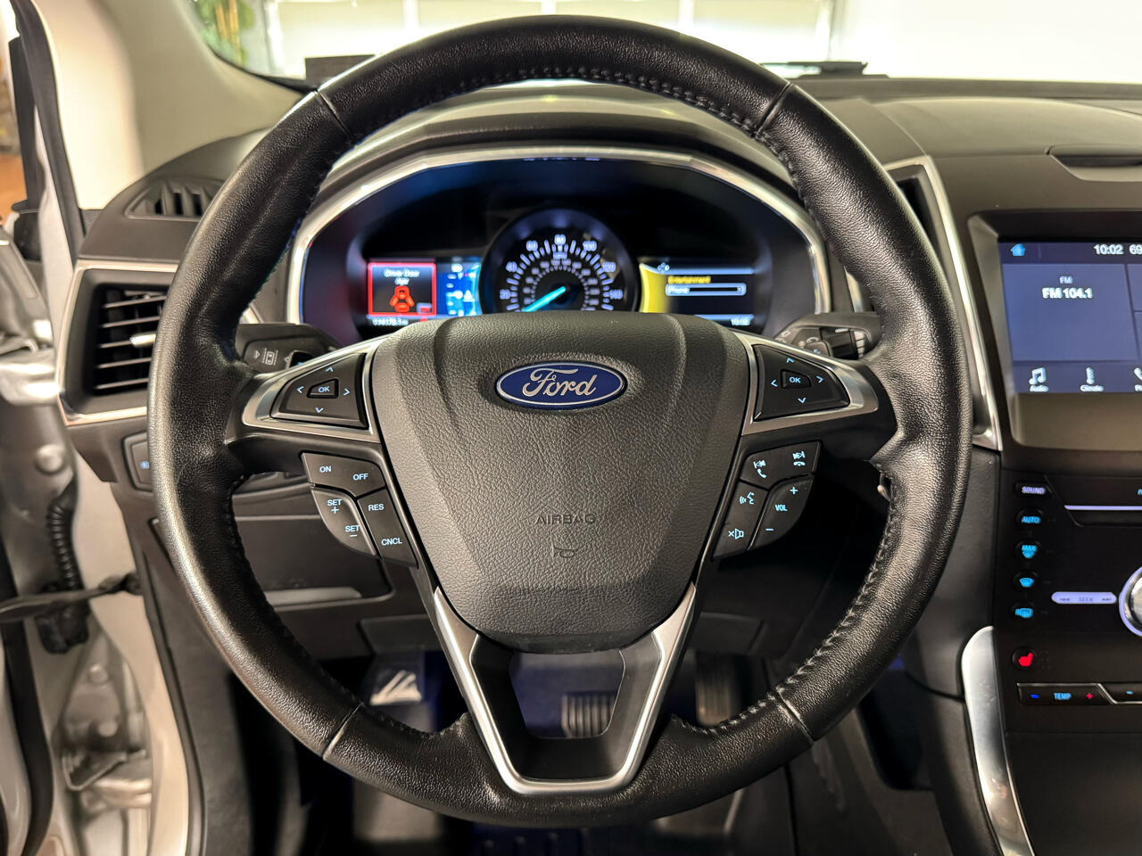 2019 Ford Edge Titanium photo 16