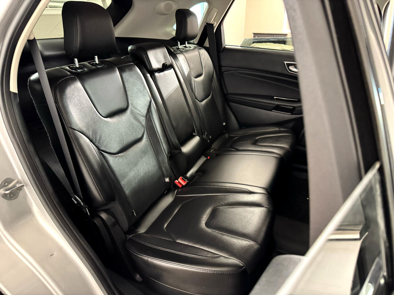 2019 Ford Edge Titanium photo 29