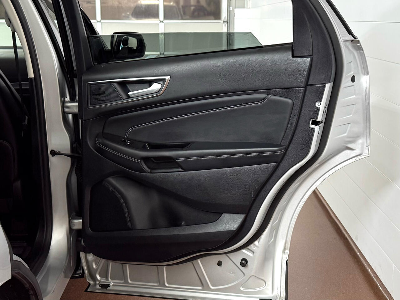 2019 Ford Edge Titanium photo 30