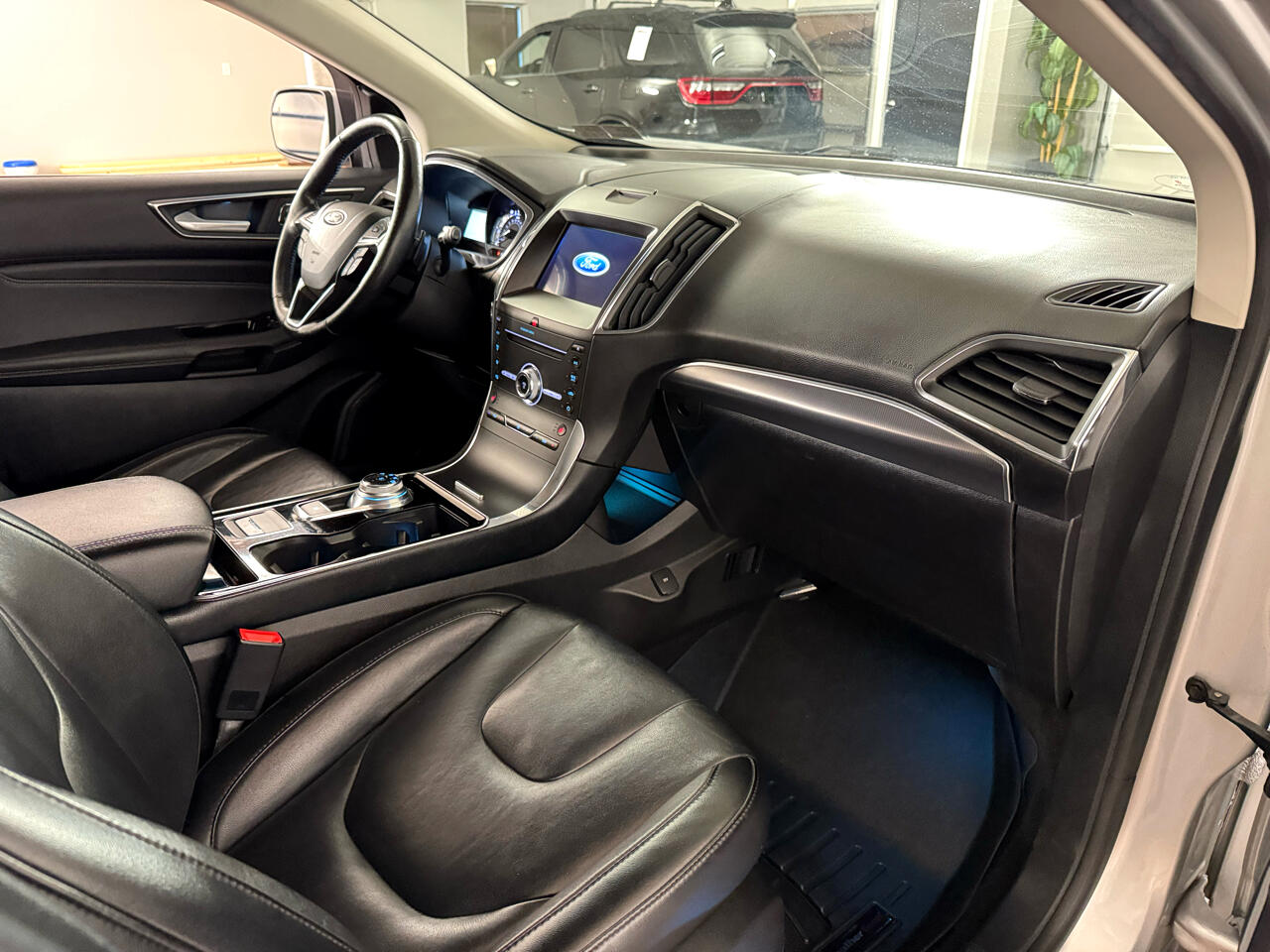 2019 Ford Edge Titanium photo 31