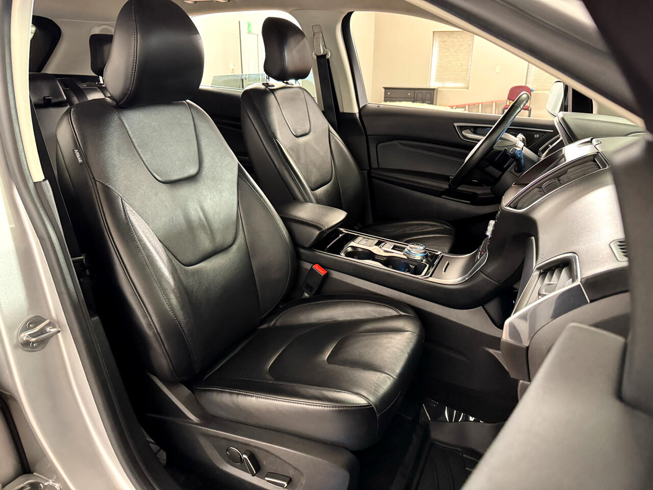 2019 Ford Edge Titanium photo 33