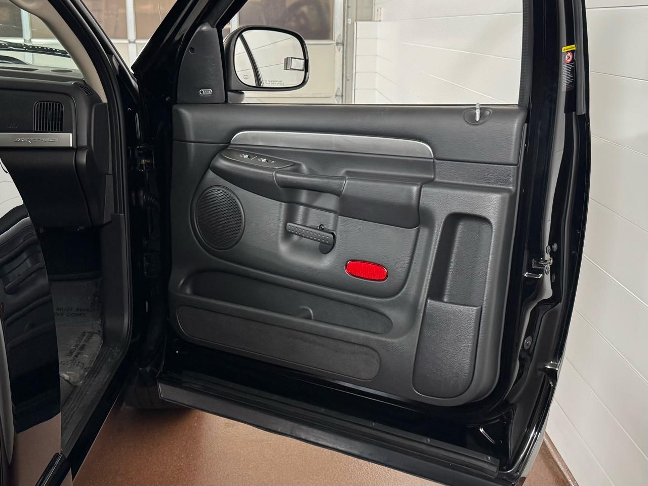 Dodge Ram 1500 SRT-10 2WD 2004