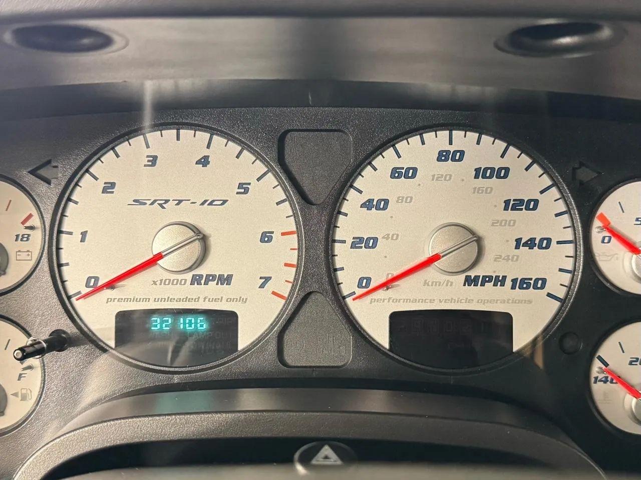 Dodge Ram 1500 SRT-10 2WD 2004