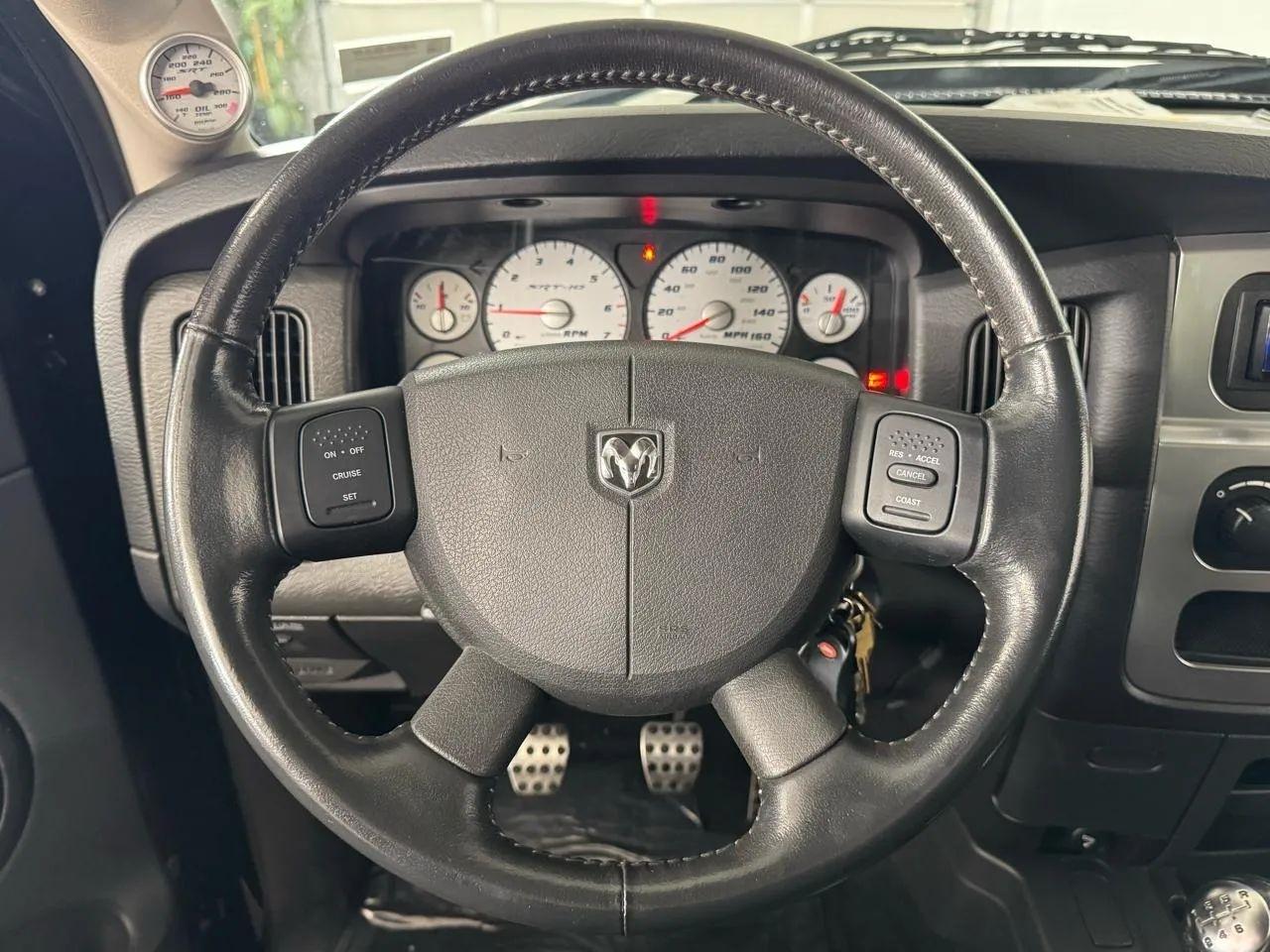 Dodge Ram 1500 SRT-10 2WD 2004