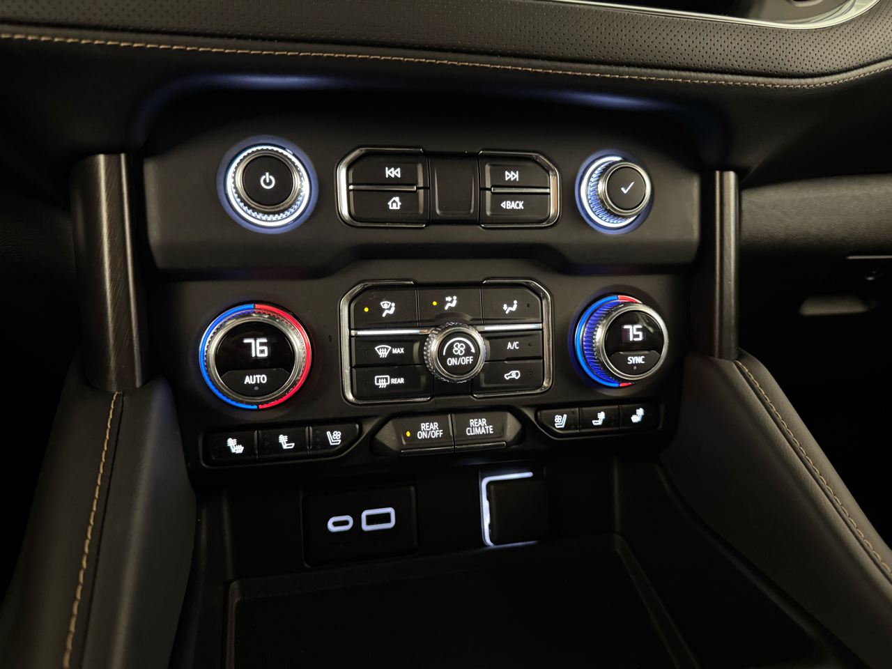 GMC Yukon AT4 4WD 2022 GMC Yukon AT4 4WD 2022