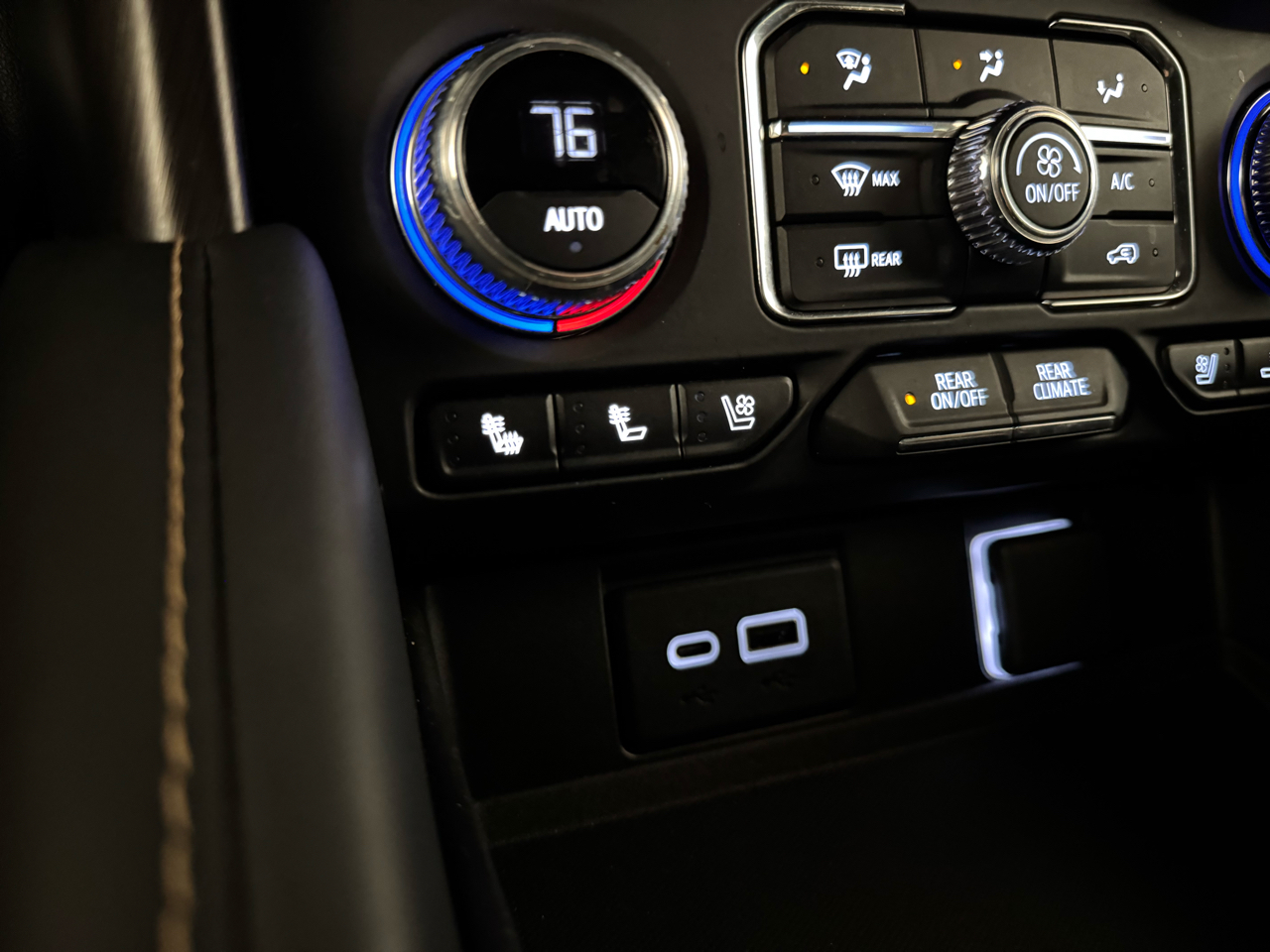 GMC Yukon AT4 4WD 2022 GMC Yukon AT4 4WD 2022