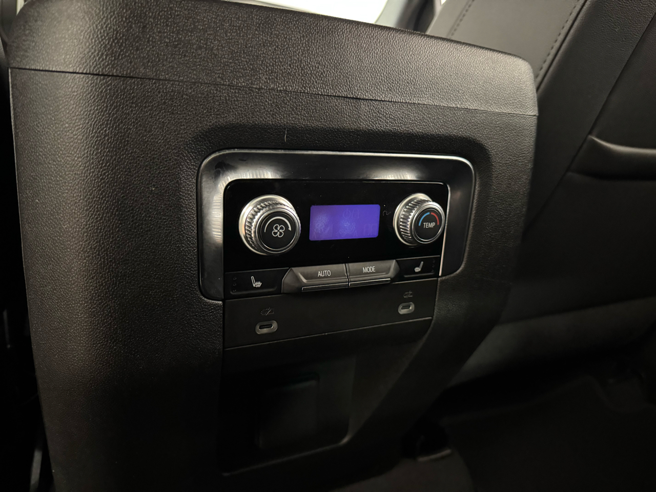 GMC Yukon AT4 4WD 2022 GMC Yukon AT4 4WD 2022