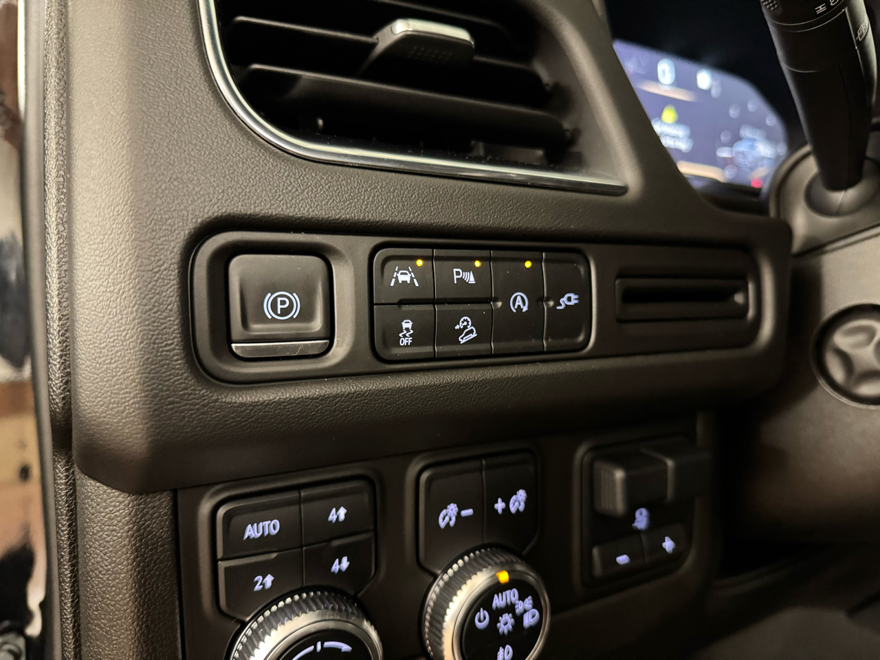 GMC Yukon AT4 4WD 2022