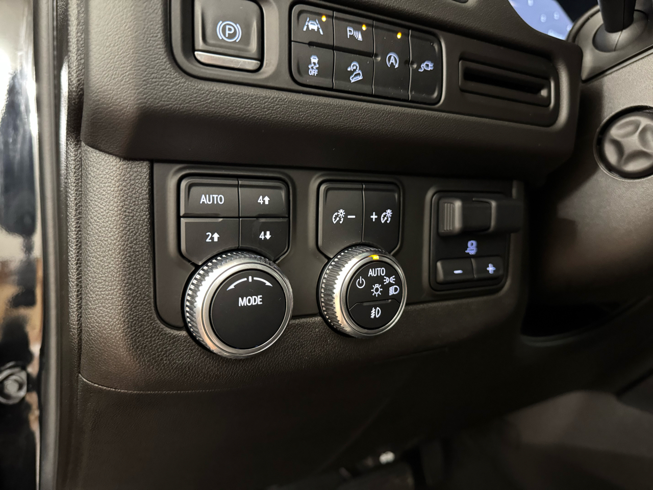 GMC Yukon AT4 4WD 2022