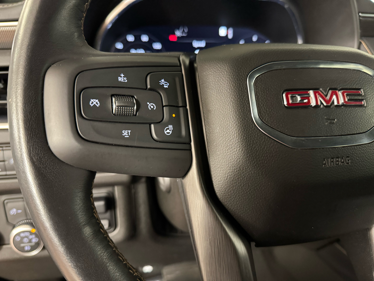 GMC Yukon AT4 4WD 2022