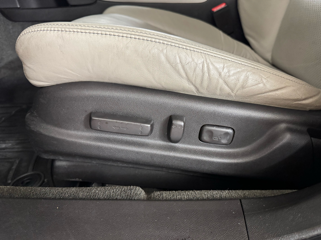 Acura TL 6-Speed AT SH-AWD with Tech Package 2012 Acura TL 6-Speed AT SH-AWD with Tech Package 2012