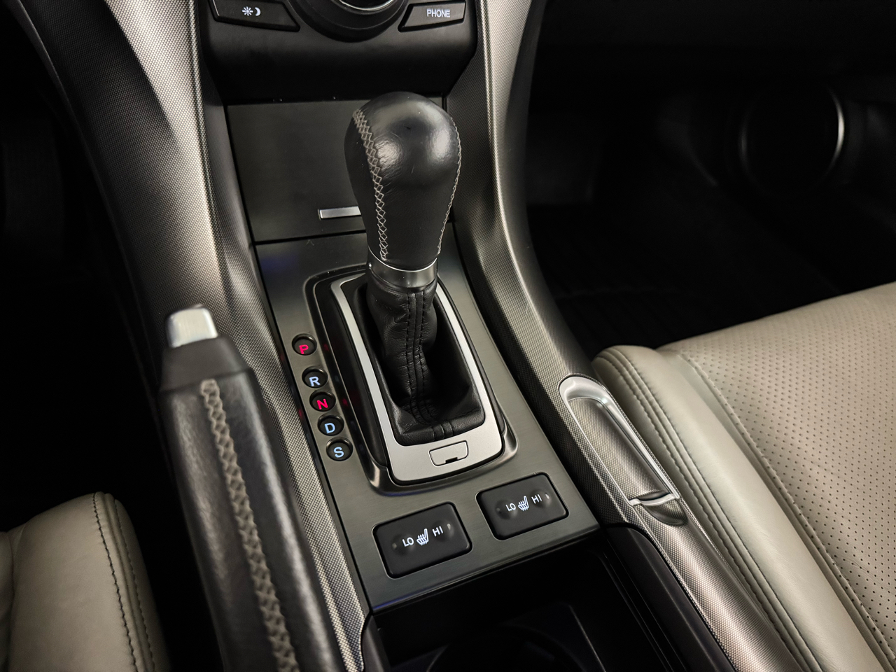 Acura TL 6-Speed AT SH-AWD with Tech Package 2012 Acura TL 6-Speed AT SH-AWD with Tech Package 2012