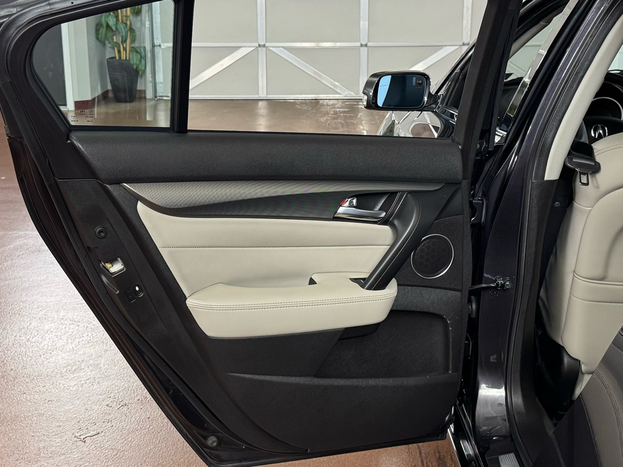 Acura TL 6-Speed AT SH-AWD with Tech Package 2012 Acura TL 6-Speed AT SH-AWD with Tech Package 2012