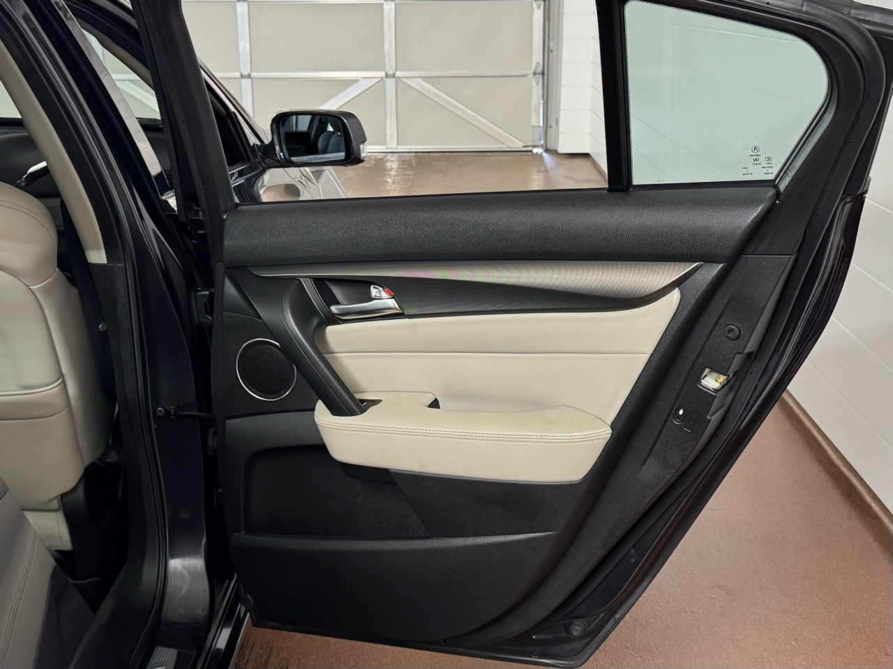 Acura TL 6-Speed AT SH-AWD with Tech Package 2012 Acura TL 6-Speed AT SH-AWD with Tech Package 2012