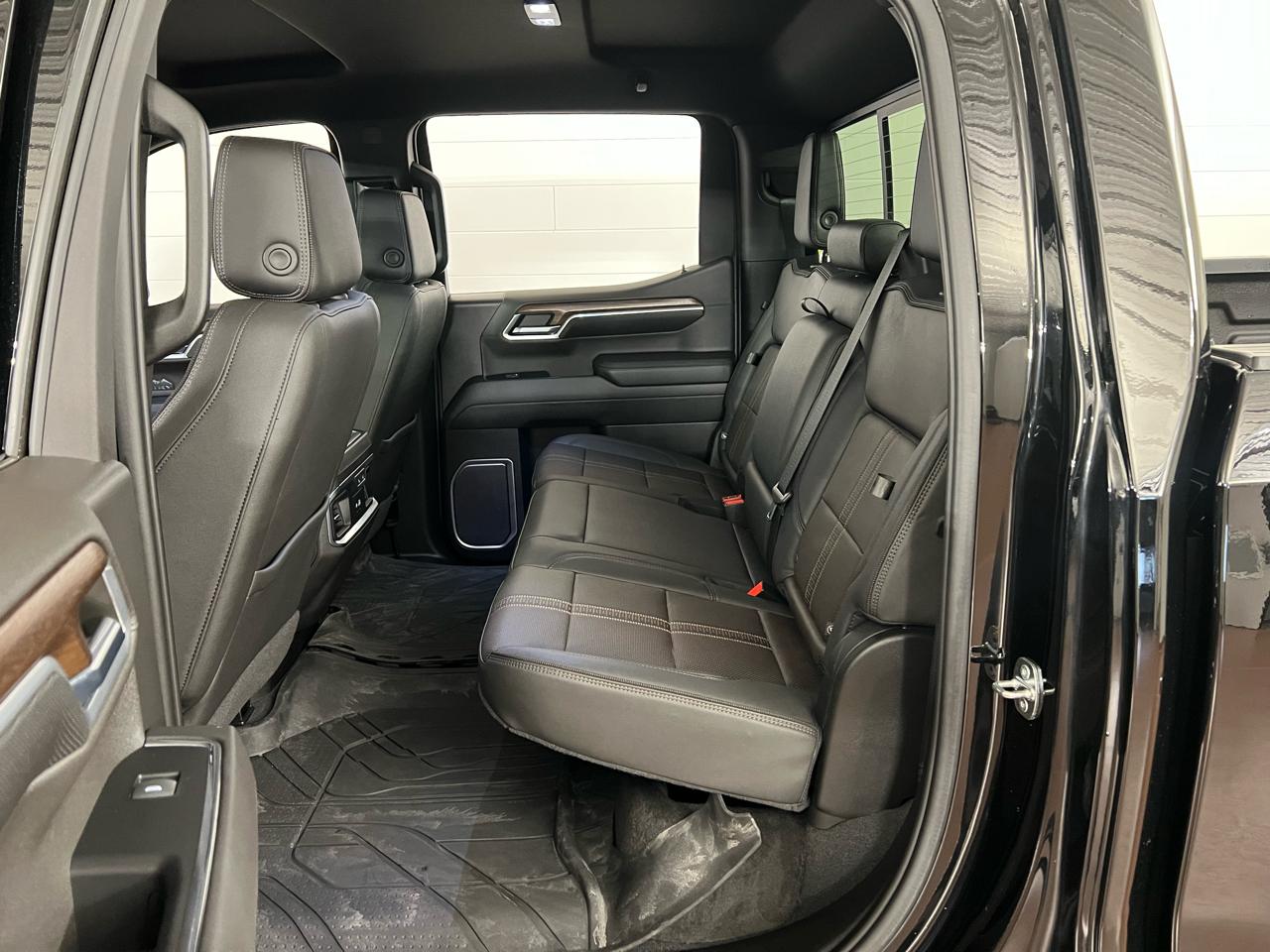 Chevrolet Silverado 1500 High Country Crew Cab 4WD 2022