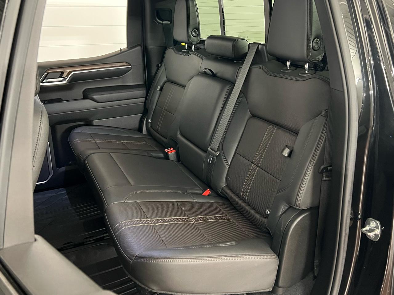 Chevrolet Silverado 1500 High Country Crew Cab 4WD 2022