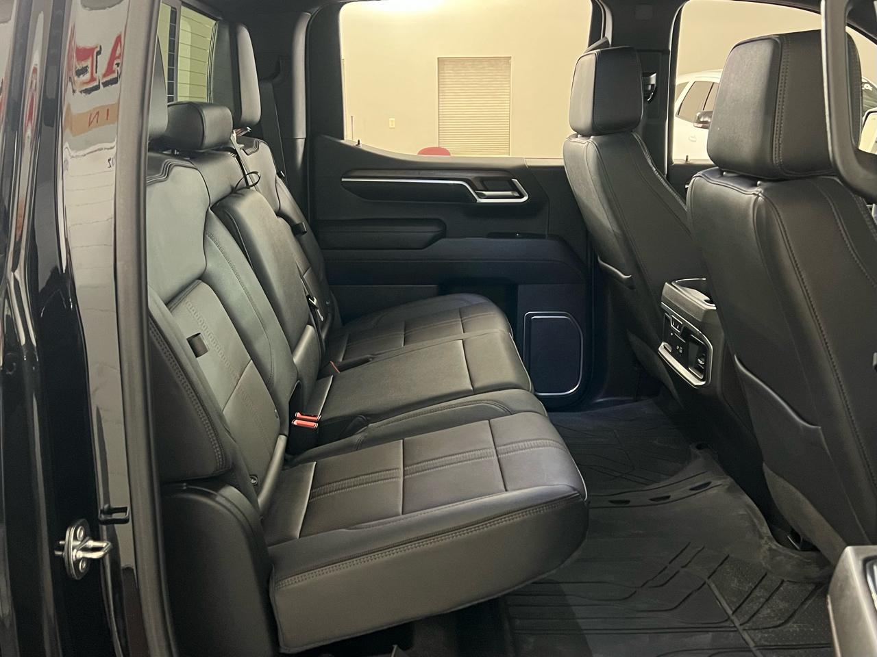 Chevrolet Silverado 1500 High Country Crew Cab 4WD 2022