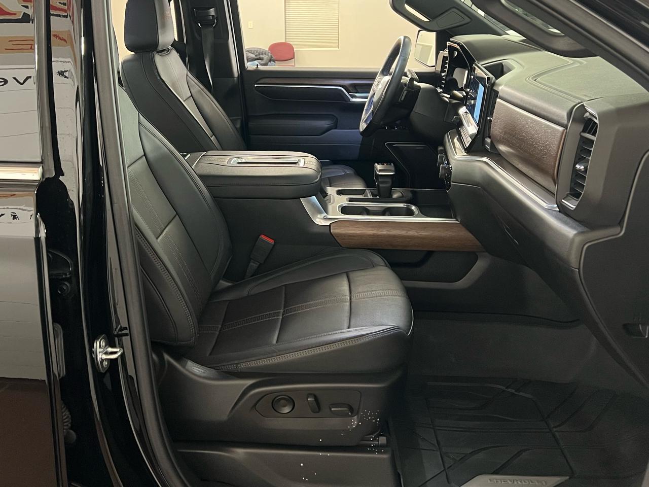 Chevrolet Silverado 1500 High Country Crew Cab 4WD 2022