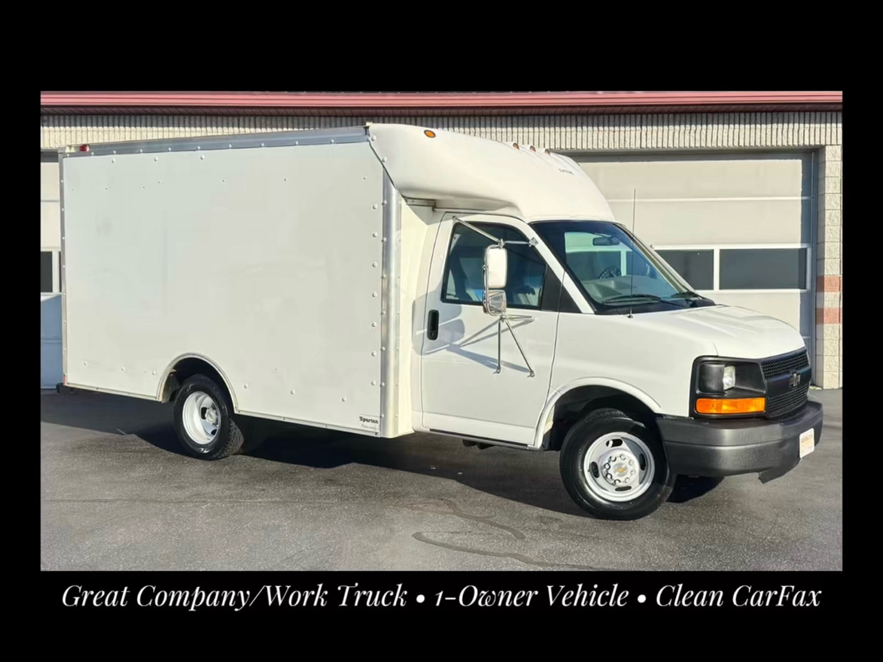 2004 Chevrolet Express G3500 Box Truck