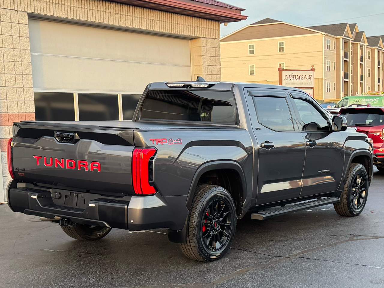 2023 Toyota Tundra SR5 CrewMax TRD Off-Road photo 3