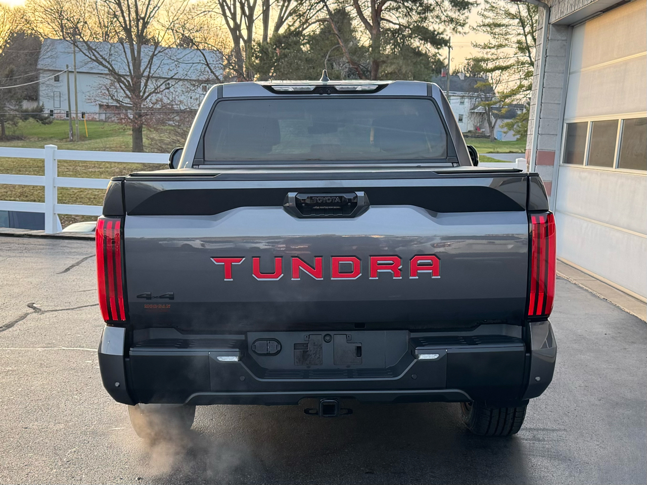 2023 Toyota Tundra SR5 CrewMax TRD Off-Road photo 4