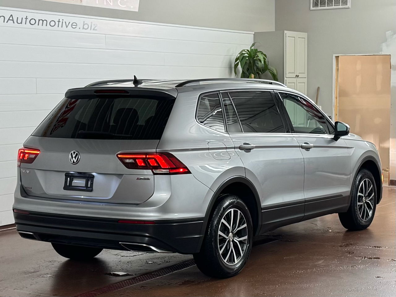 2021 Volkswagen Tiguan S photo 3