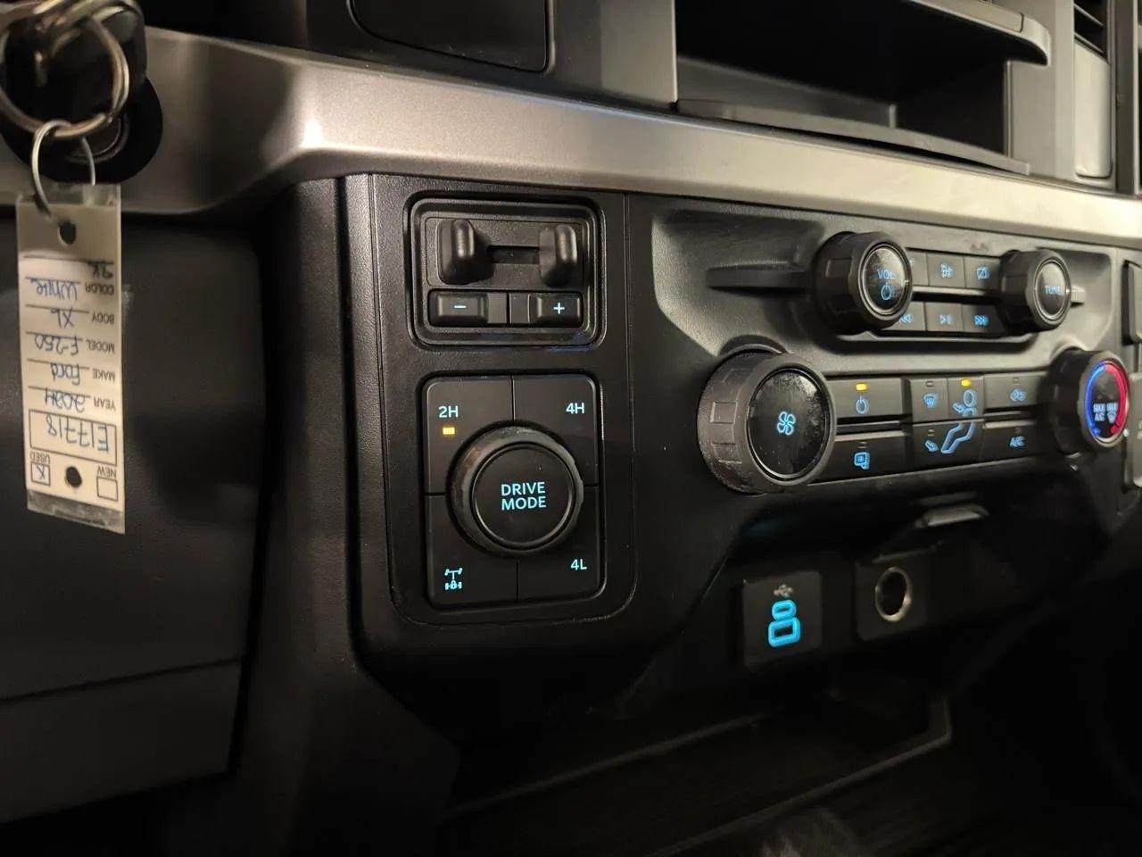 Ford F-250 SD  2024