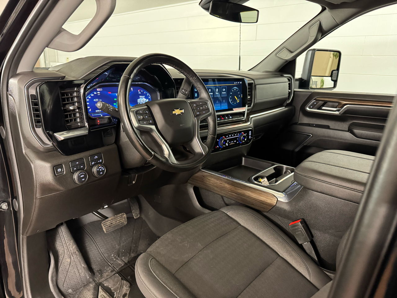 Chevrolet Silverado 2500HD LT Crew Cab 4WD 2024