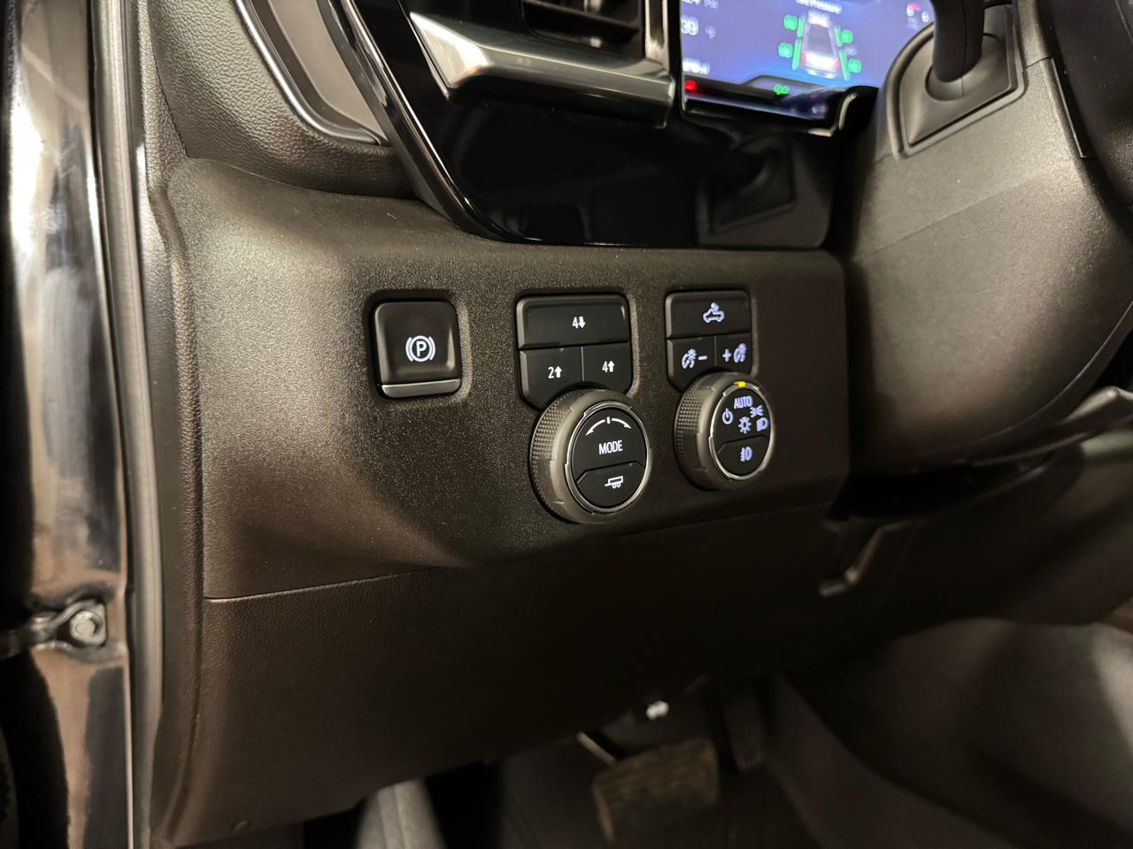 Chevrolet Silverado 2500HD LT Crew Cab 4WD 2024