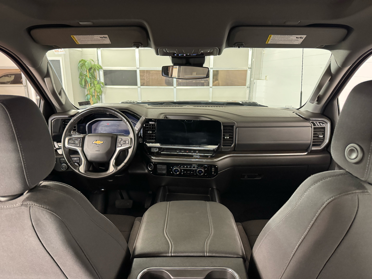 Chevrolet Silverado 2500HD LT Crew Cab 4WD 2024