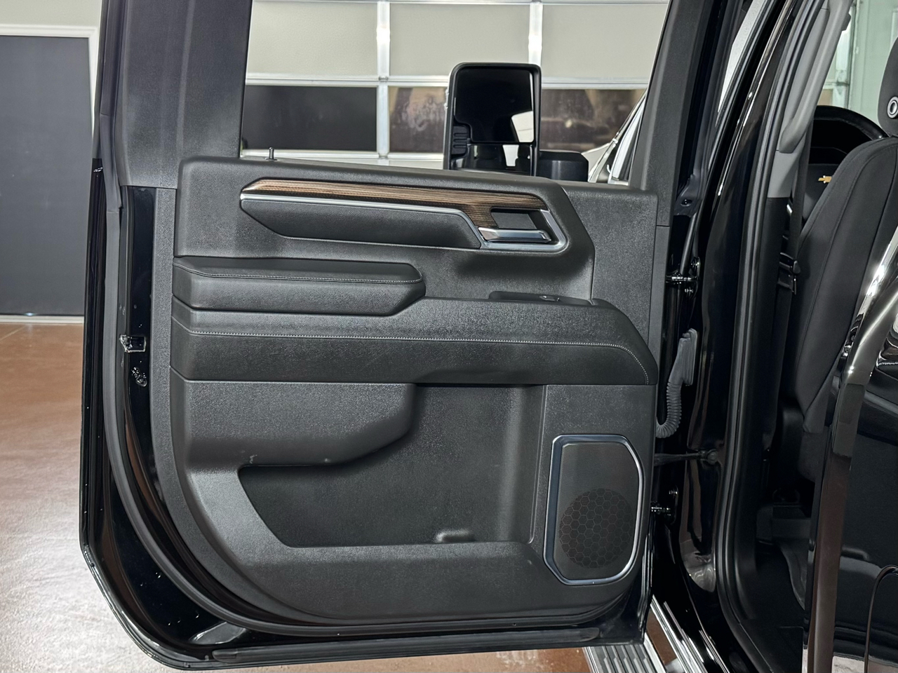 Chevrolet Silverado 2500HD LT Crew Cab 4WD 2024