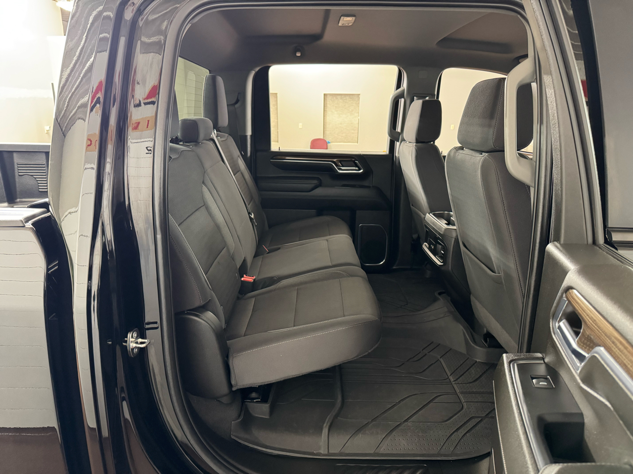 Chevrolet Silverado 2500HD LT Crew Cab 4WD 2024