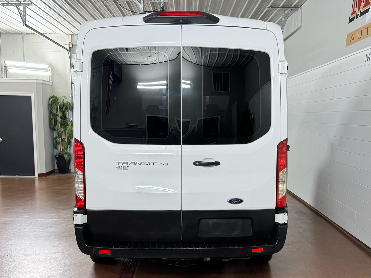 Ford Transit 150 Van Med. Roof w/Sliding Pass. 130-in. WB 2019