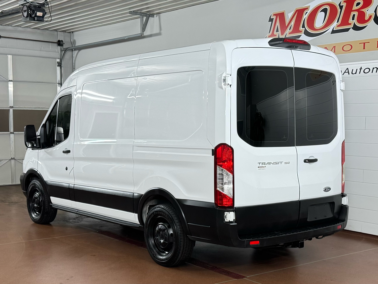 Ford Transit 150 Van Med. Roof w/Sliding Pass. 130-in. WB 2019
