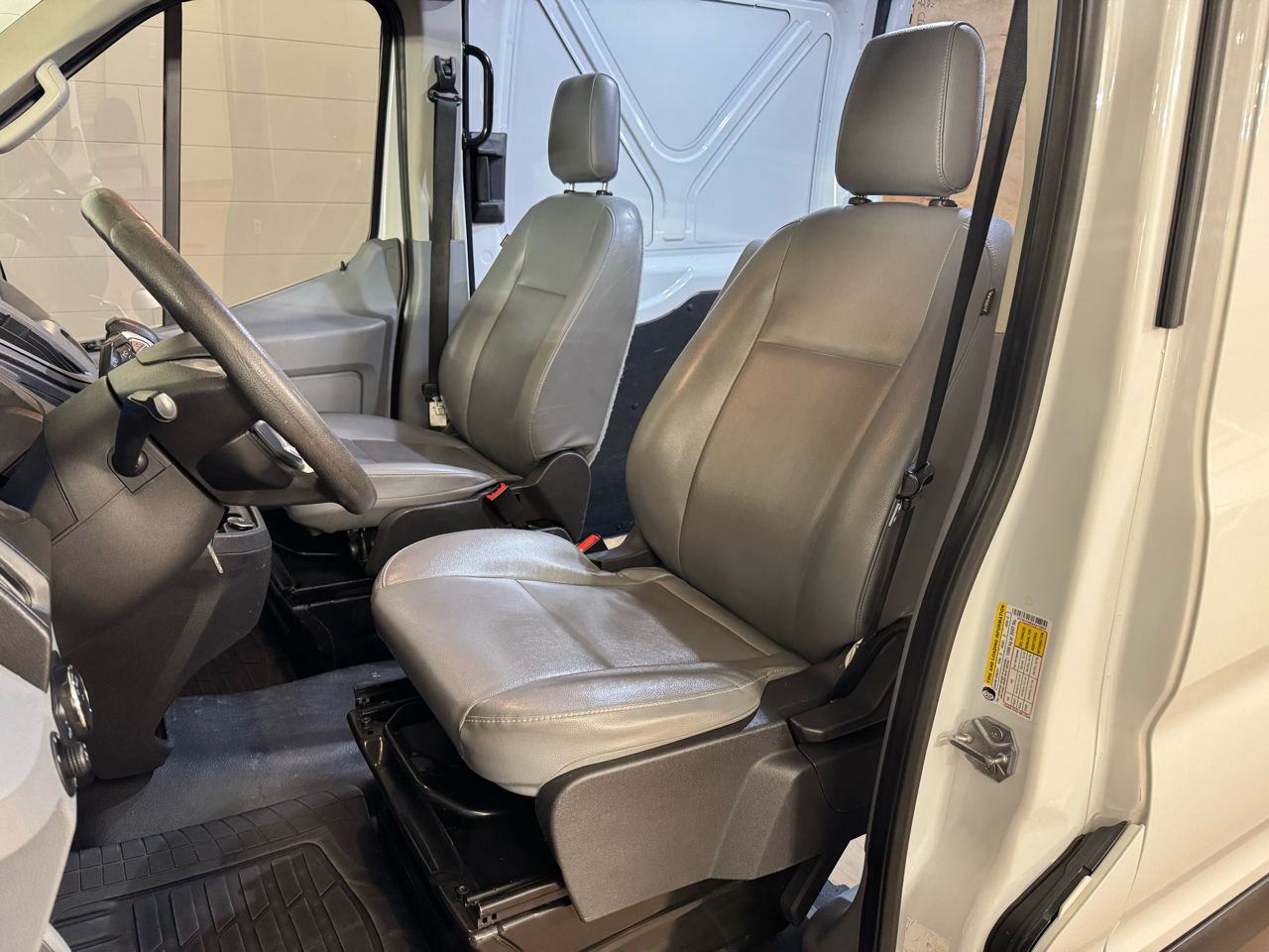 Ford Transit 150 Van Med. Roof w/Sliding Pass. 130-in. WB 2019