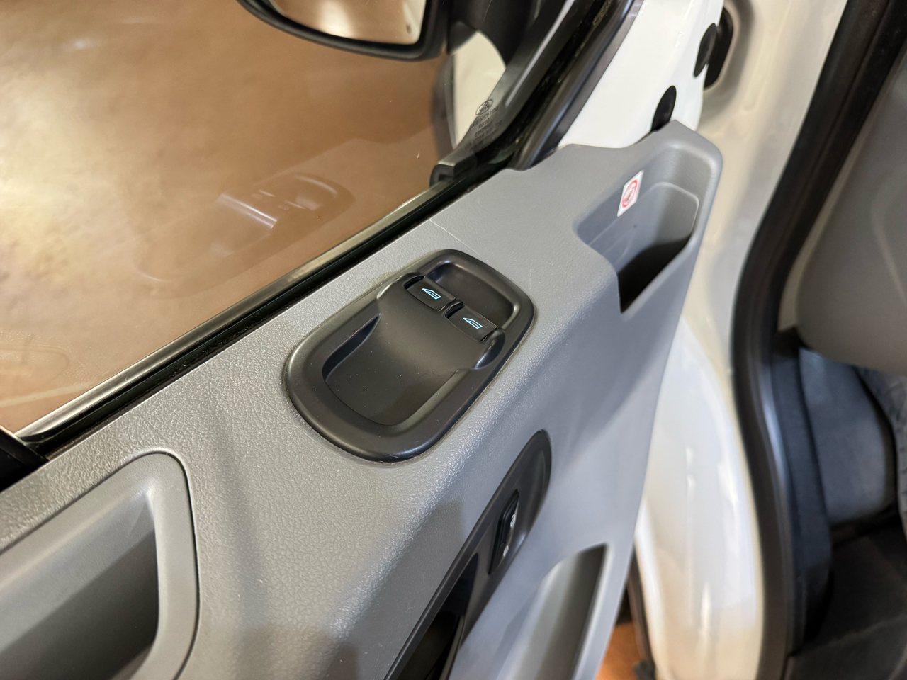 Ford Transit 150 Van Med. Roof w/Sliding Pass. 130-in. WB 2019