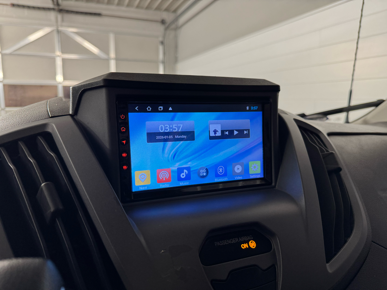 Ford Transit 150 Van Med. Roof w/Sliding Pass. 130-in. WB 2019