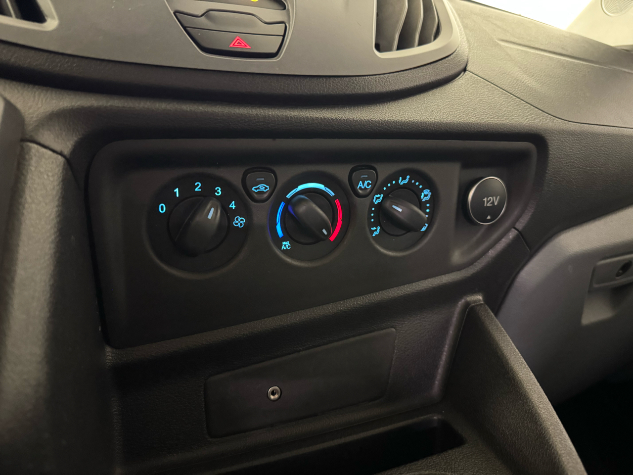 Ford Transit 150 Van Med. Roof w/Sliding Pass. 130-in. WB 2019